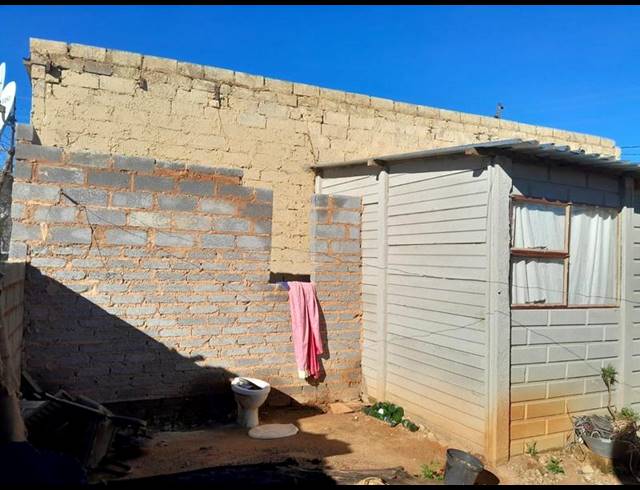 2 BEDROOM HOUSE FOR SALE IN SOL PLAATJIE